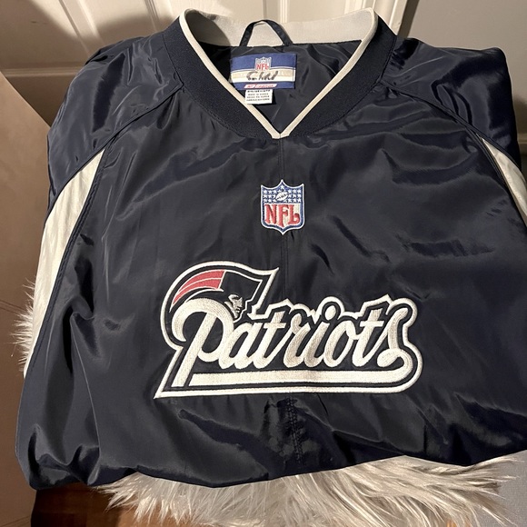Vintage NE Patriots Pullover - Picture 2 of 5